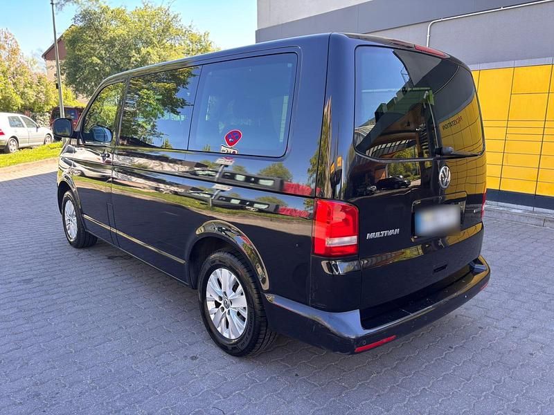 Second-hand VW T5 140 CP (102 kW) 2014 Negru Van
