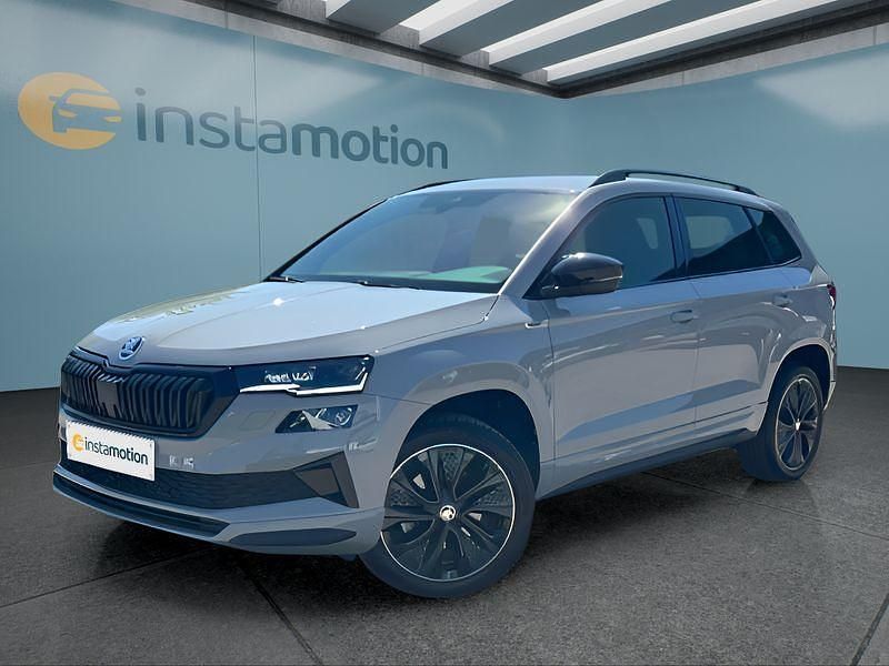 Grau Gebraucht 2024 Skoda Karoq SUV | 33.749 € (Fairer Preis) - Bild 1/4