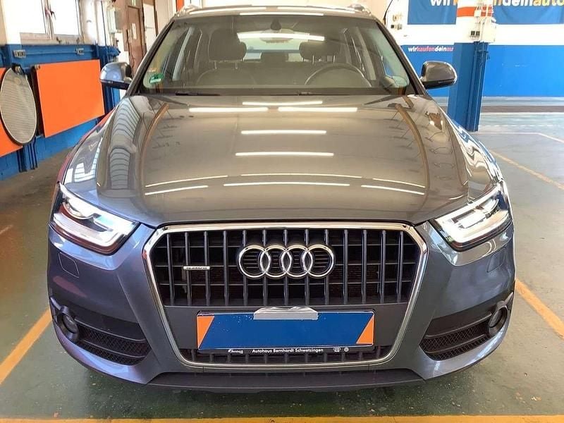 Grau Gebraucht 2012 Audi Q3 SUV | 14.700 € (Fairer Preis) - Bild 1/4
