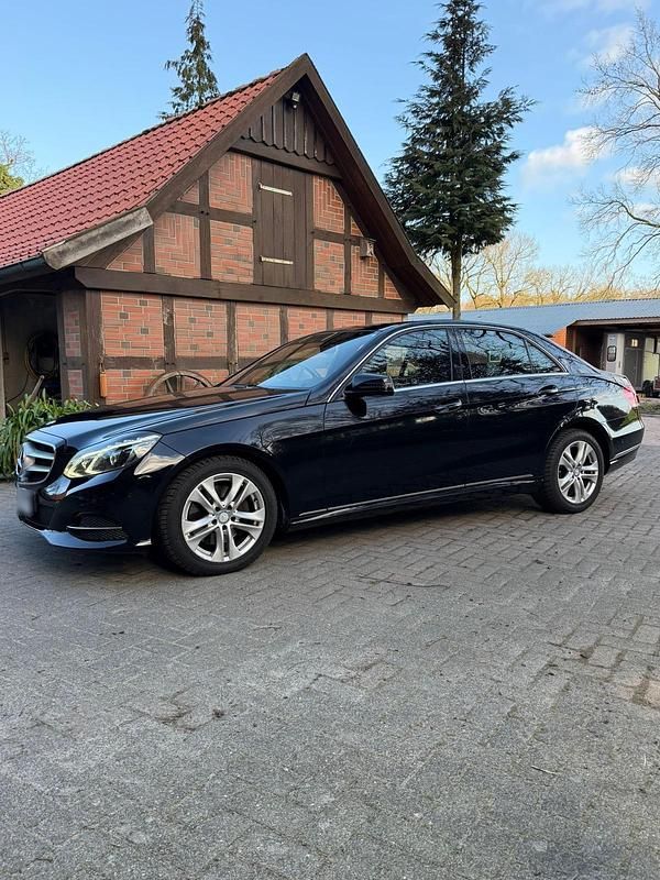 Second-hand Mercedes E250 204 CP (150 kW) 2013 Negru Berlinǎ