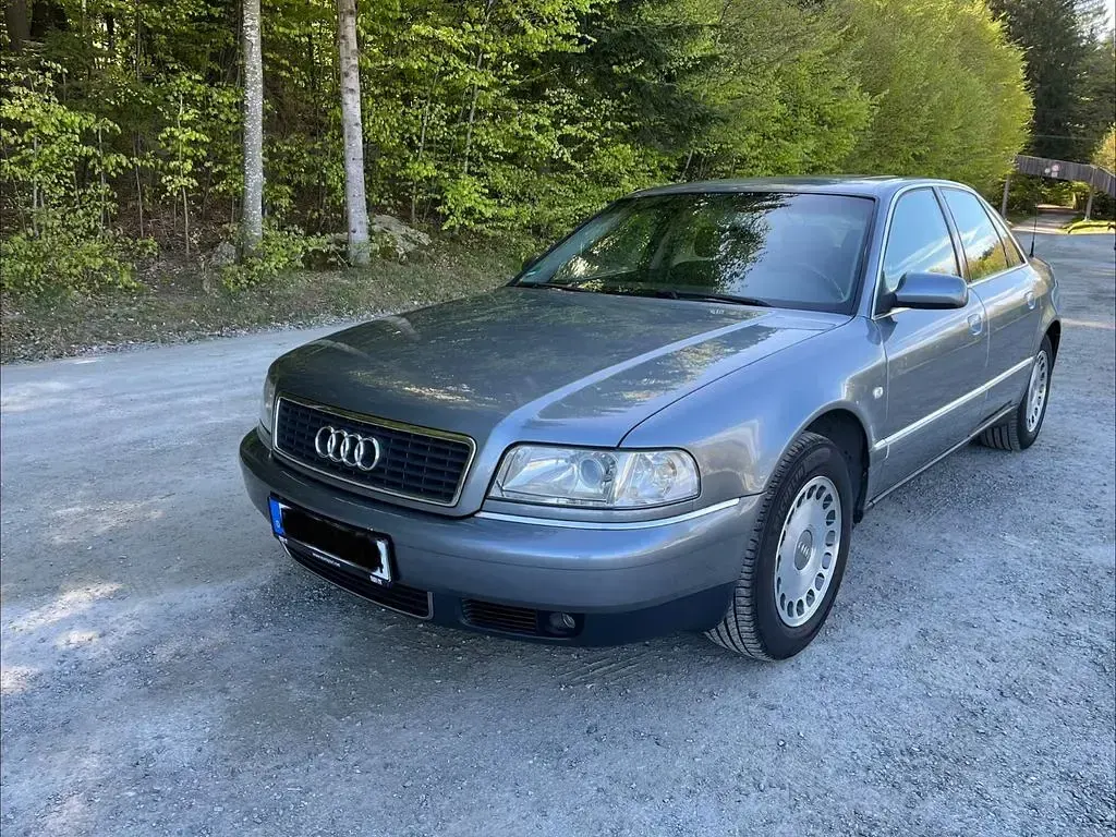 Gebraucht Audi A8 193 PS (141 kW) 2001 Grau Limousine
