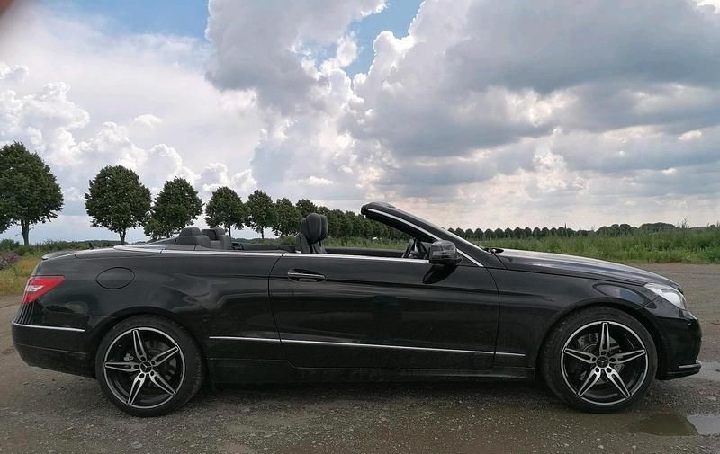 Gebraucht Mercedes E350 300 PS (220 kW) 2012 Schwarz Cabrio
