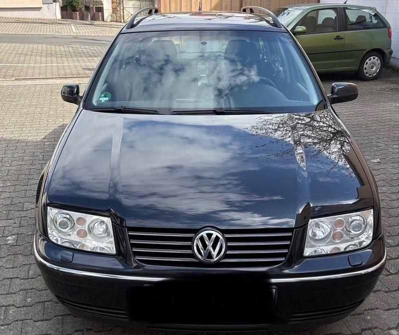 Second-hand VW Bora 116 CP (85 kW) 2002 Negru Break