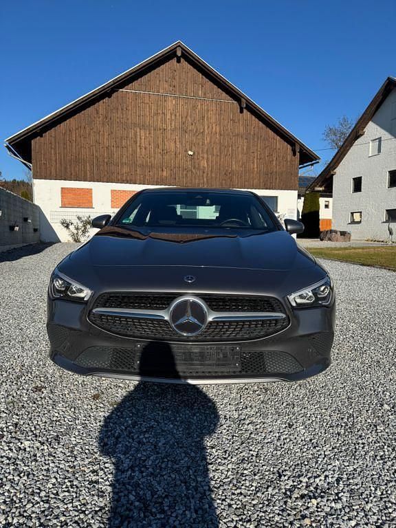 Gebraucht Mercedes CLA180 116 PS (85 kW) 2023 Grau Limousine