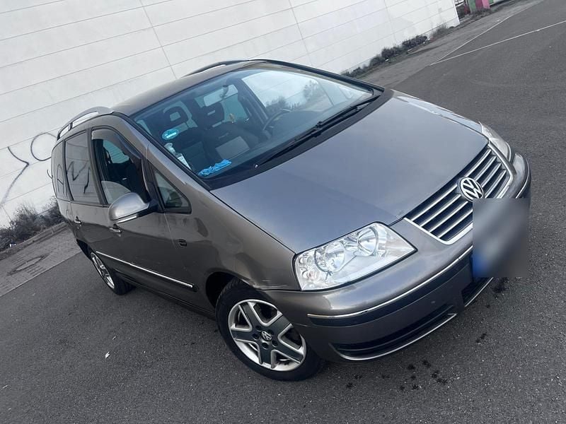 Gebraucht VW Sharan 140 PS (102 kW) 2006 Gold Van / Kleinbus