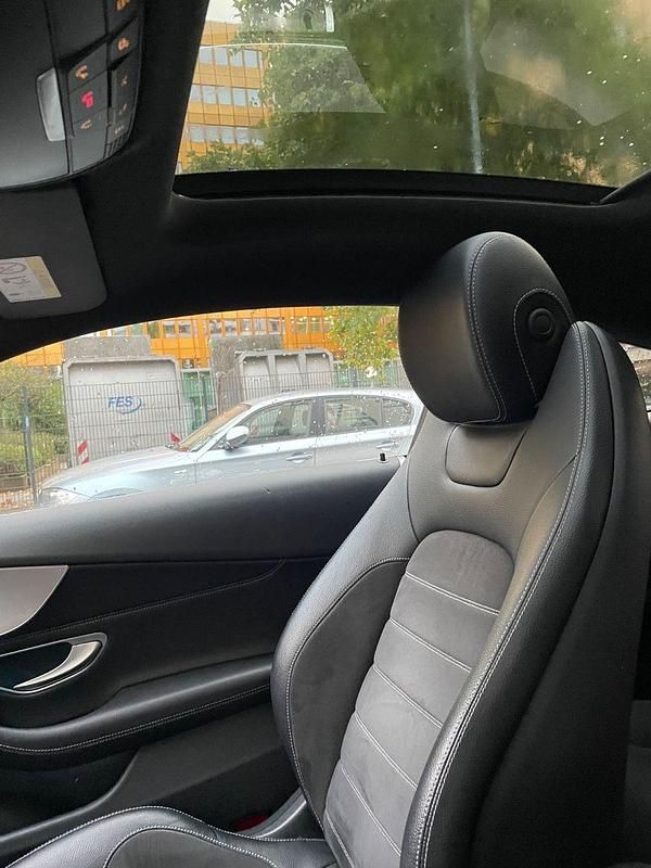 Gebraucht Mercedes C180 156 PS (114 kW) 2016 Weiß Coupé