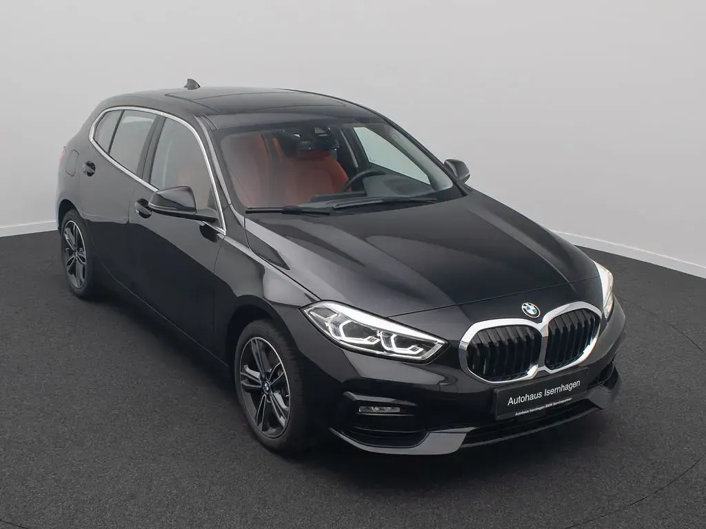 Gebraucht BMW 120 Sport Line 178 PS (130 kW) 2023 Saphirschwarz475 Kleinwagen