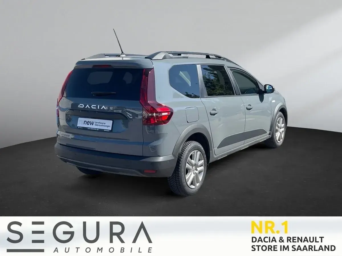 Gebraucht Dacia Jogger Expression 110 PS (80 kW) 2023 Grau Van / Kleinbus