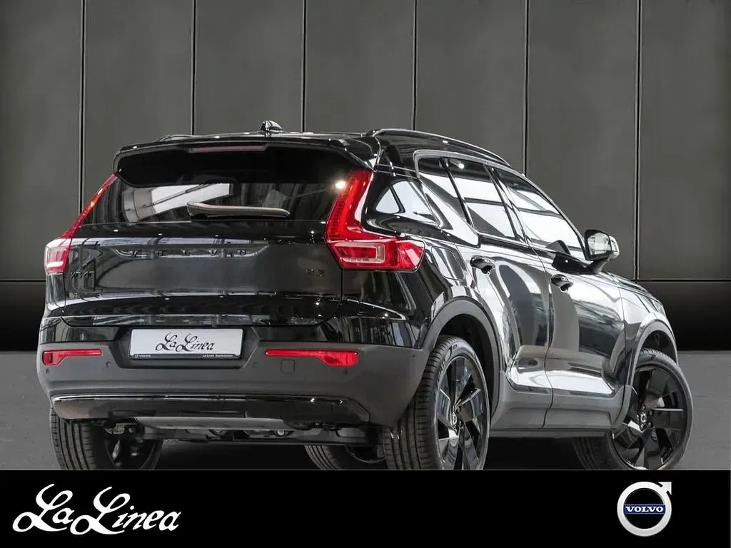 Gebraucht Volvo XC40 Plus 163 PS (119 kW) 2025 Onyx black / metallic SUV