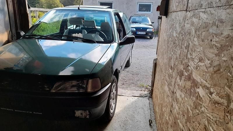 Grün Gebraucht 1993 Peugeot 106 Kleinwagen | 2.300 € - Bild 1/4