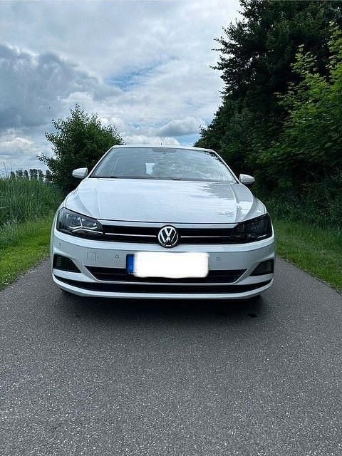 Weiß Gebraucht 2018 VW Polo Comfortline Kleinwagen | 8.250 € (Guter Preis) - Bild 1/4
