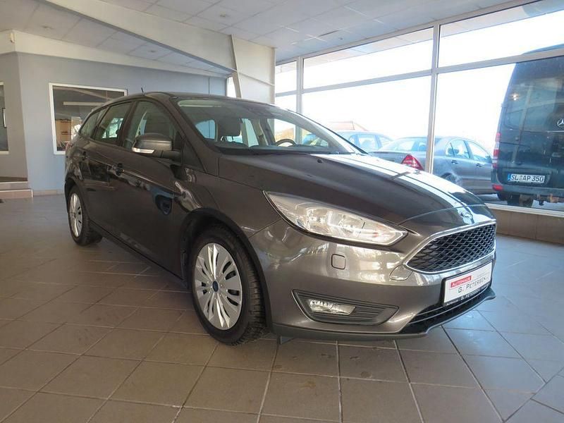 Gebraucht Ford Focus 125 PS (91 kW) 2018 Grau Limousine