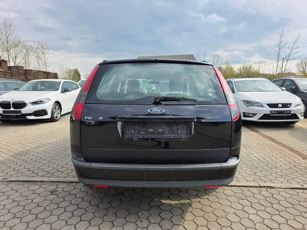Brugt Ford Focus 101 HK (74 kW) 2007 Sort Stationcar