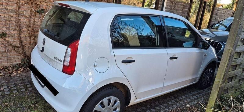 Gebraucht Skoda Citigo Active 60 PS (44 kW) 2015 Weiß Kleinwagen