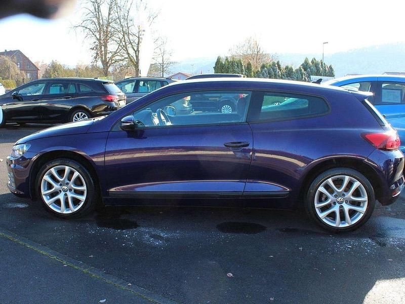 Gebraucht VW Scirocco Sport 122 PS (89 kW) 2015 Ultraviolettmetallic Coupé