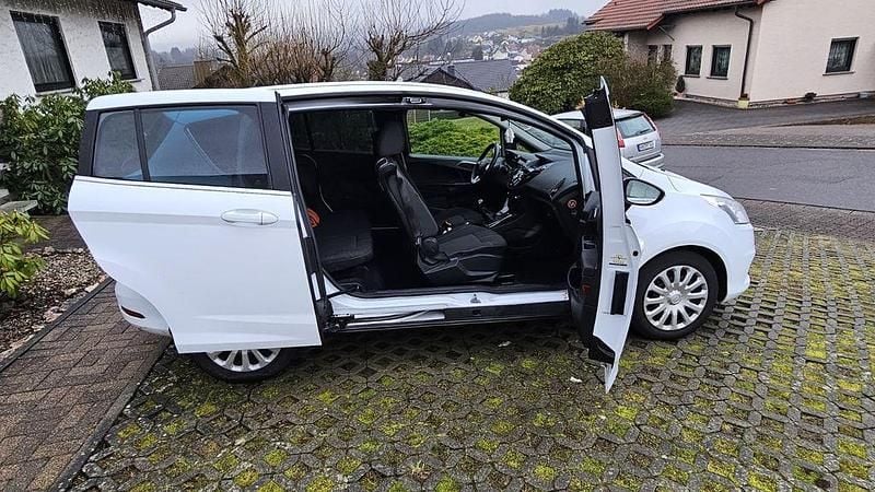 Gebraucht Ford B-MAX Titanium 125 PS (91 kW) 2017 Weiß Van / Kleinbus