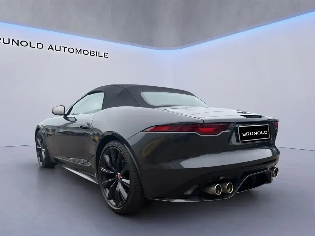 Usata Jaguar F-Type R 575 CV (422 kW) 2020 Grigio Cabrio
