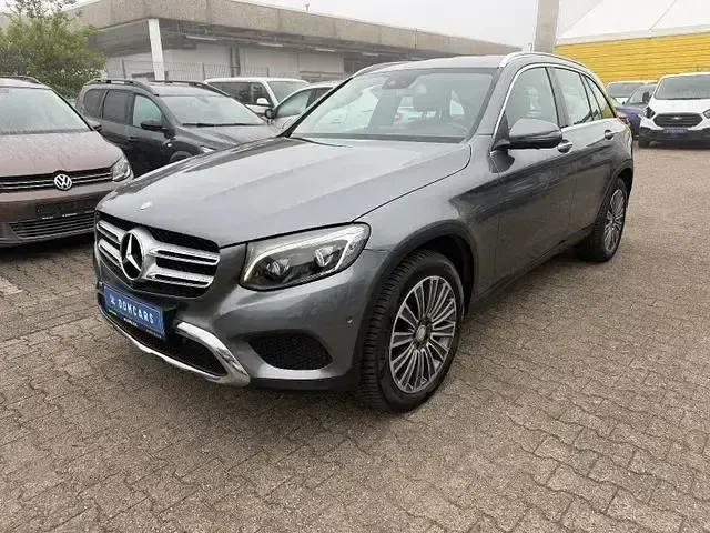 Używany Mercedes GLC250 204 KM (150 kW) 2016 Szary SUV