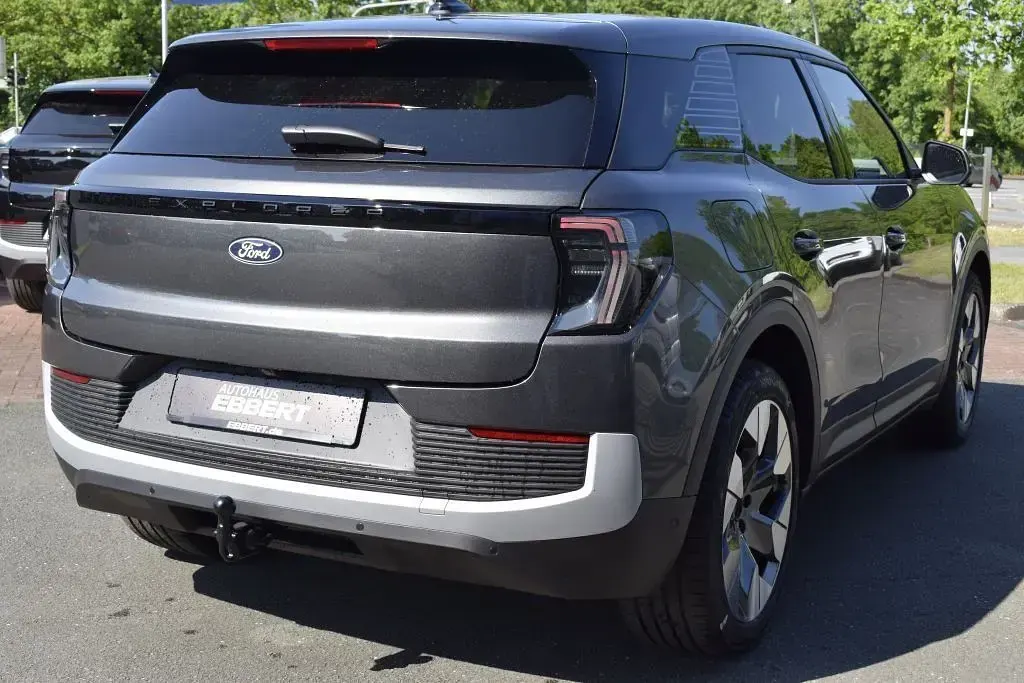 Uusi Ford Explorer Premium 210 kW (286 HP) 2026 Harmaa Katumaasturi
