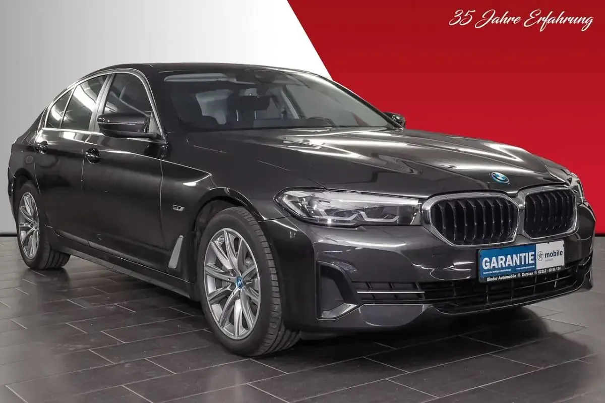 Używany BMW 530e 184 KM (135 kW) 2023 Szary Sedan/Limuzyna