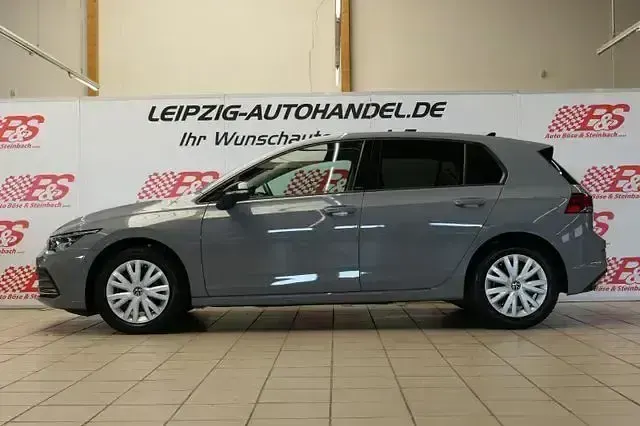 Gebraucht VW Golf VIII Move 150 PS (110 kW) 2023 Grau Limousine