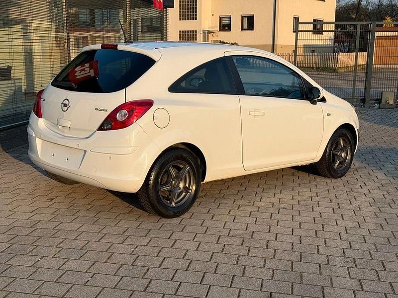 Gebraucht Opel Corsa 69 PS (50 kW) 2011 Weiß Kleinwagen
