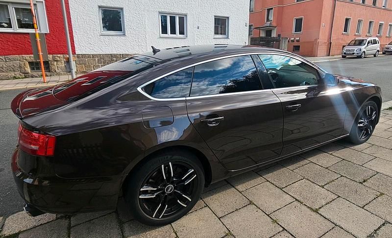 Braun Gebraucht 2011 Audi A5 Coupé | 9.200 € - Bild 1/4