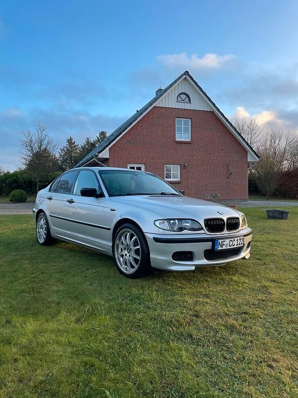 Silber Gebraucht 2003 BMW 316 M Sport Limousine | 2.500 € (Fairer Preis) - Bild 1/4