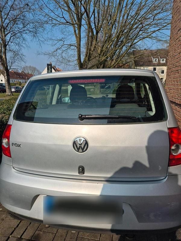 Gebraucht VW Fox 54 PS (39 kW) 2005 Silber Kleinwagen