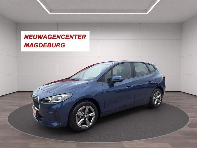 Blau Gebraucht 2024 BMW 218 Active Tourer Van / Kleinbus | 28.880 € (Superpreis) - Bild 1/4
