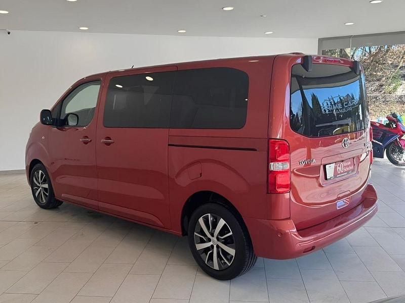 Gebraucht Toyota Proace Verso 150 PS (110 kW) 2019 Orange Kombi