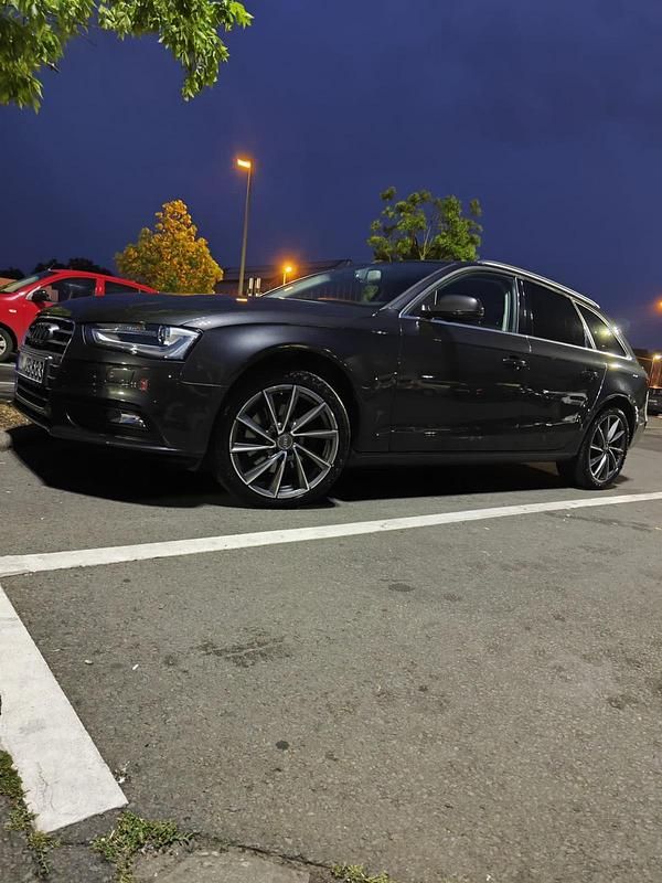 Schwarz Gebraucht 2013 Audi A4 Kombi | 10.500 € (Fairer Preis) - Bild 1/4