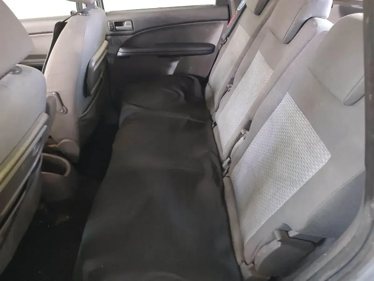 Usado Ford Focus 120 CV (88 kW) 2003 Plateado Familiar