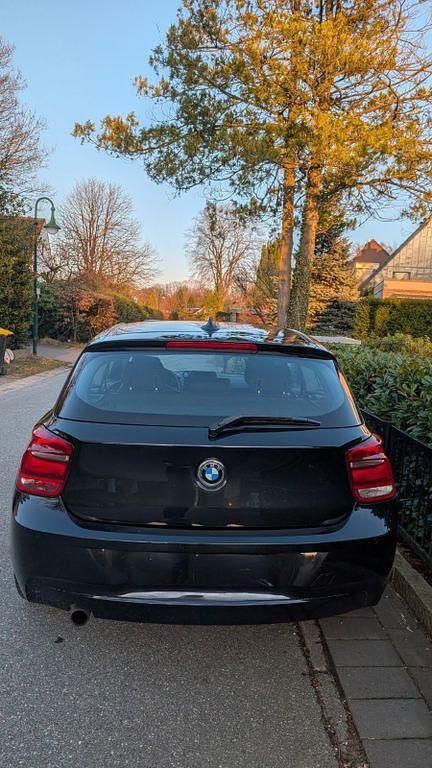 Gebraucht BMW 114 102 PS (75 kW) 2014 Schwarz Kleinwagen