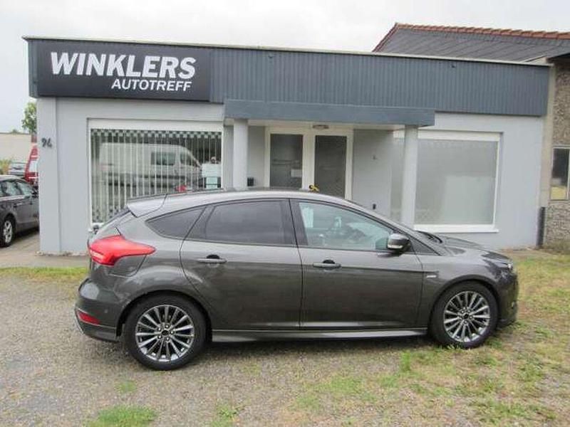 Gebraucht Ford Focus ST-Line 140 PS (102 kW) 2018 Magnetic Kleinwagen