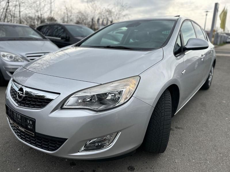 Gebraucht Opel Astra Design Edition 87 PS (63 kW) 2011 Silber Limousine