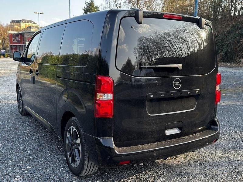 Neu Opel Zafira 179 PS (131 kW) 2026 Schwarz Van / Kleinbus