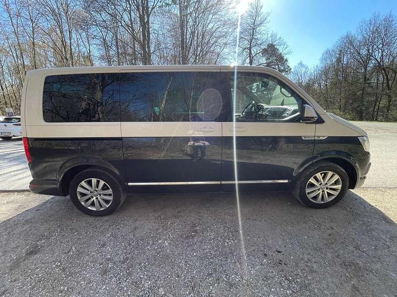 Gebraucht VW Multivan Highline 204 PS (150 kW) 2017 Weiß Van / Kleinbus