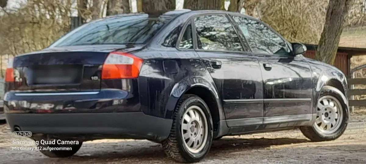 Gebraucht Audi A4 105 PS (77 kW) 2001 Blau Limousine