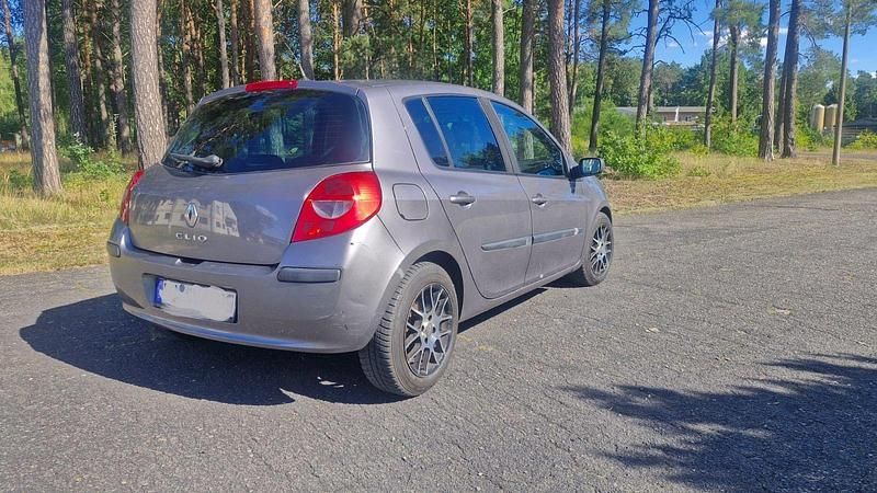 Gebraucht 2008 Renault Clio II Extreme Limousine | 1.950 € (Teuer) - Bild 1/4