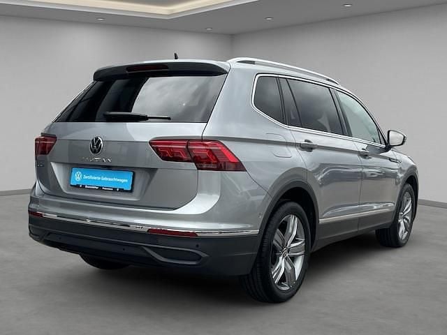 Gebraucht VW Tiguan Allspace Life 150 PS (110 kW) 2024 Pyritsilber metallic (metallic) SUV