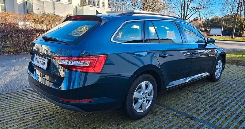 Gebraucht Skoda Superb Ambition 190 PS (139 kW) 2020 Blau Kombi