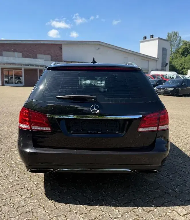 Gebraucht Mercedes E350 252 PS (185 kW) 2013 Schwarz Kombi