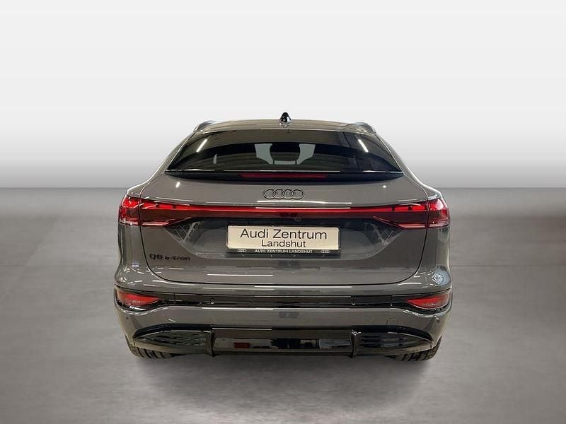 Neu Audi Q6 Sportback e-tron Business 225 kW (306 PS) 2026 Magnetgrau SUV
