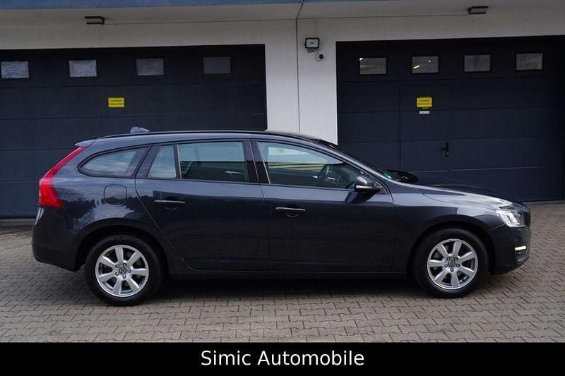 Gebraucht Volvo V60 Kinetic 163 PS (119 kW) 2013 Savile grey / metallic Kombi