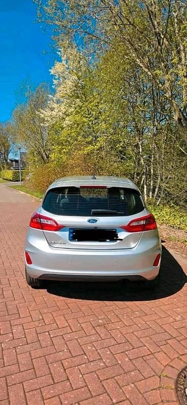 Gebraucht Ford Fiesta 86 PS (63 kW) 2017 Silber Kleinwagen