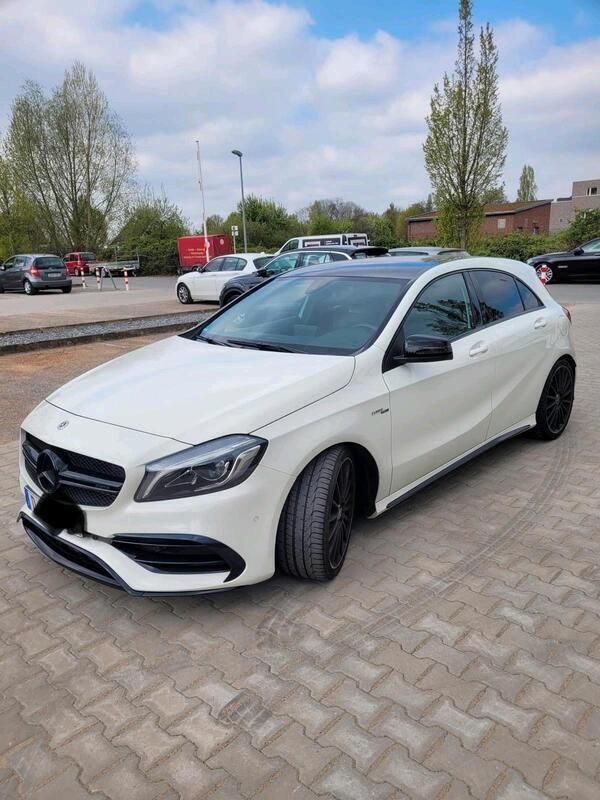 Weiß Gebraucht 2017 Mercedes A45 AMG AMG Limousine | 28.900 € (Superpreis) - Bild 1/4