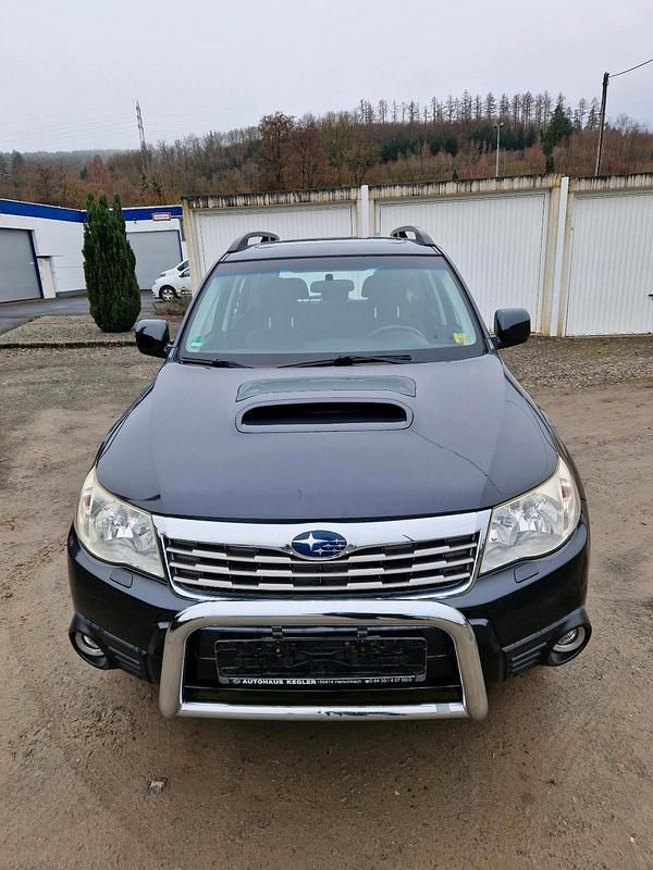 Gebraucht Subaru Forester 140 PS (102 kW) 2010 Grau SUV