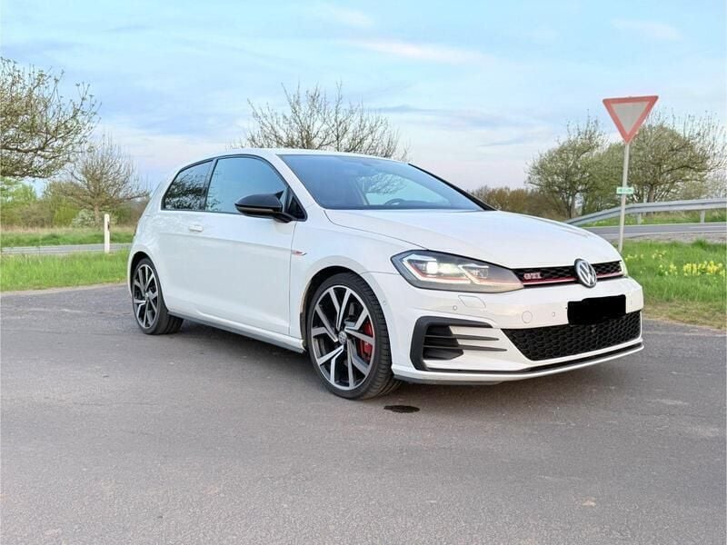 Weiß Gebraucht 2018 VW Golf VII GTI Limousine | 18.499 € (Guter Preis) - Bild 1/4