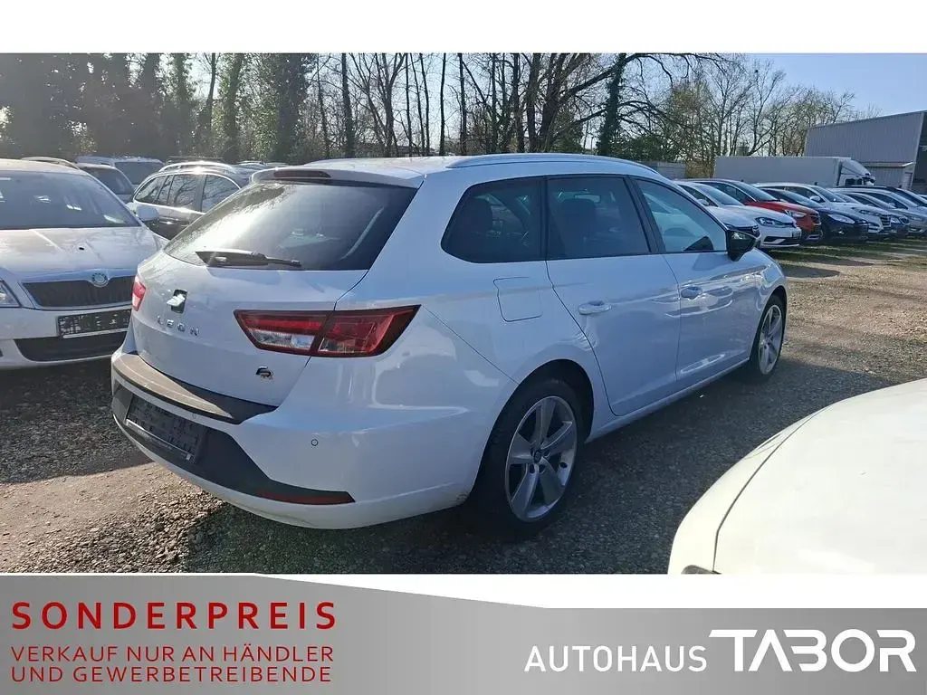 Używany Seat Leon ST FR 150 KM (110 kW) 2016 Biały Kombi